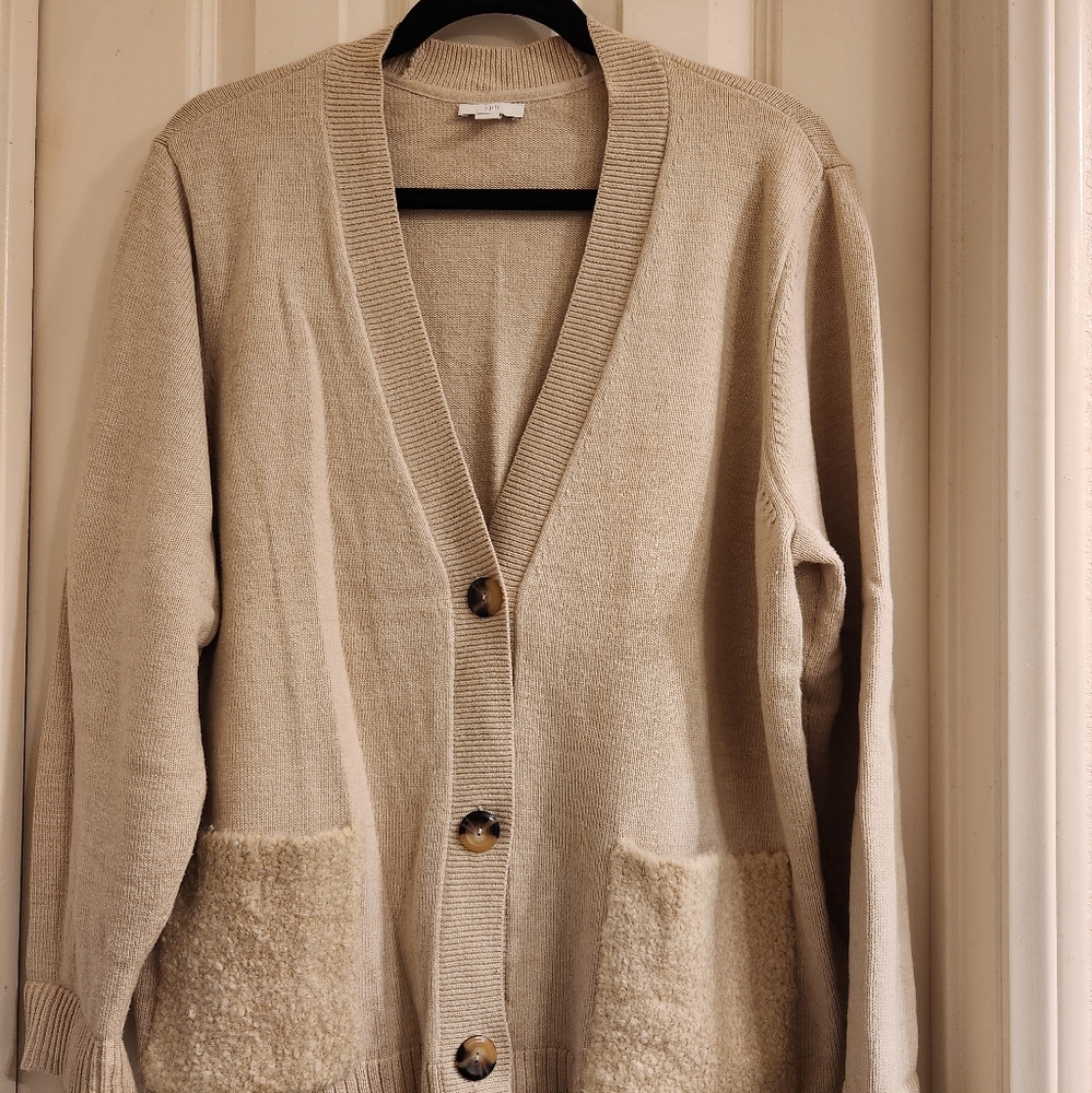 Cardigan sweater